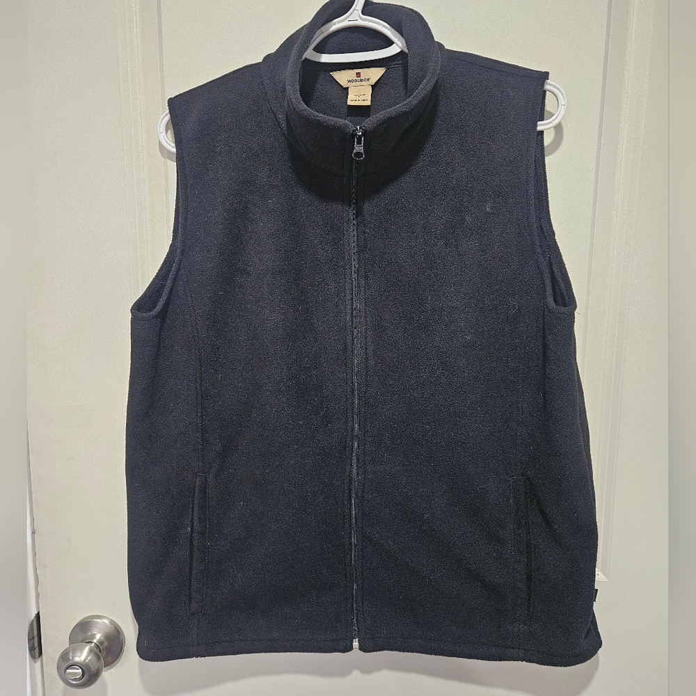 Woolrich women's black fleece vest